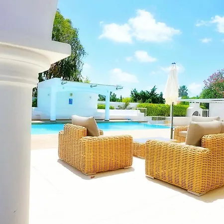 Villa Cecilia Coral