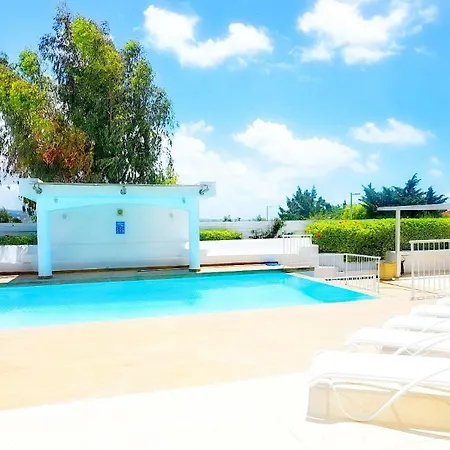 Cecilia Coral Villa