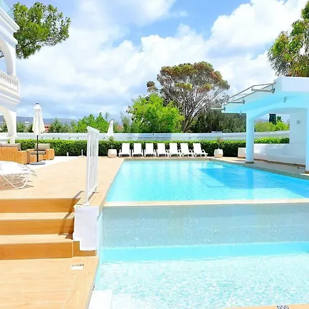 Cecilia Coral Villa Coral Bay