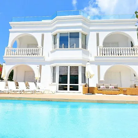 Cecilia Coral Villa Coral Bay