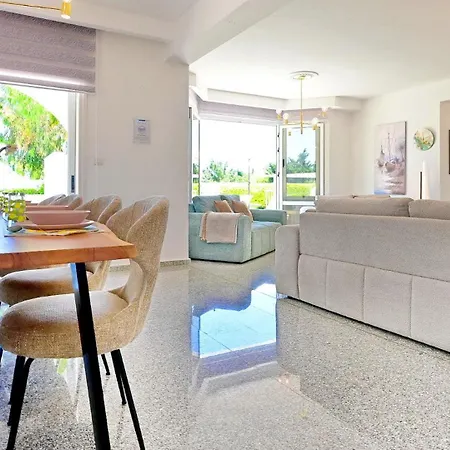 Cecilia Coral Villa Coral Bay
