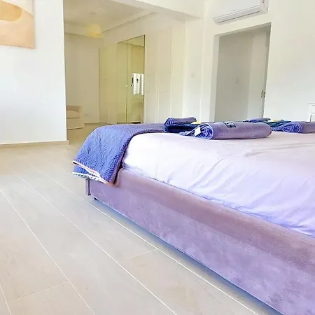 Cecilia Coral Coral Bay