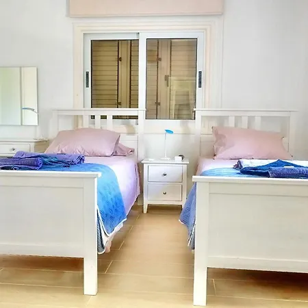 Cecilia Coral Villa Coral Bay