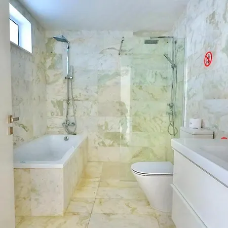 Cecilia Coral Villa