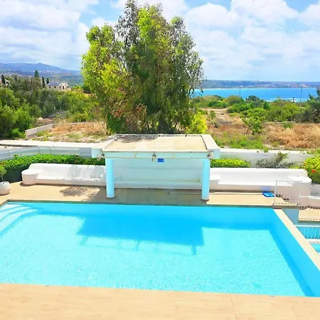Cecilia Coral Villa *